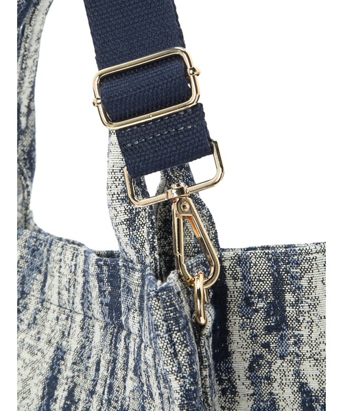 earth music&ecology(アースミュージックアンドエコロジー)の「ジャガードスクエアトート(トートバッグ・レディース・ブラウン/ブラック/ネイビー・FREE)」の11枚目の写真