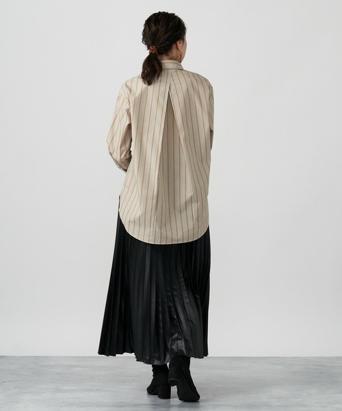 Pitta Re:)（ピッタリ）の「形態安定ノーアイロン レギュラー衿 長袖カジュアルシャツ（シャツ/ブラウス・レディース・ブルー/ライトブラウン・M/L/LL）」の6枚目の写真