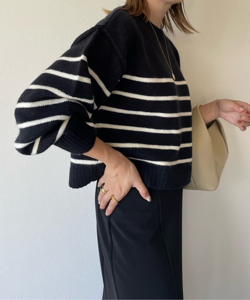 y/m by misato（イムバイミサト）の「アルパカタッチボーダークロップドトップス（ニット/セーター・レディース・ブラック/ネイビー/オフホワイト・FREE）」の3枚目の写真