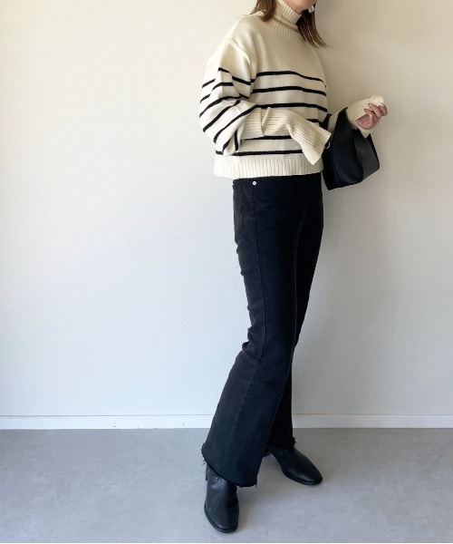 y/m by misato（イムバイミサト）の「アルパカタッチボーダークロップドトップス（ニット/セーター・レディース・ブラック/ネイビー/オフホワイト・FREE）」の7枚目の写真