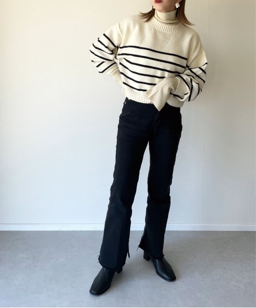 y/m by misato（イムバイミサト）の「アルパカタッチボーダークロップドトップス（ニット/セーター・レディース・ブラック/ネイビー/オフホワイト・FREE）」の9枚目の写真