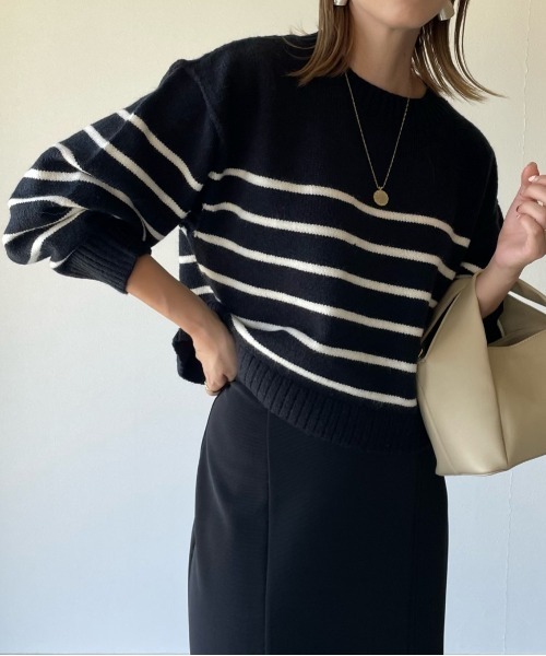 y/m by misato（イムバイミサト）の「アルパカタッチボーダークロップドトップス（ニット/セーター・レディース・ブラック/ネイビー/オフホワイト・FREE）」の12枚目の写真
