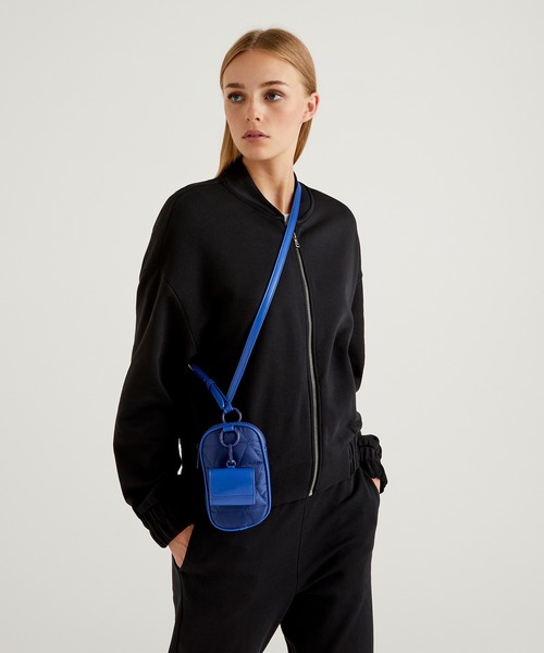 BENETTON (UNITED COLORS OF BENETTON)(ベネトンユナイテッドカラーズオブベネトン)の「キルティングスマートフォンホルダーバッグ(ハンドバッグ・レディース・ブラック/ブルー/ピンク・FREE)」の6枚目の写真
