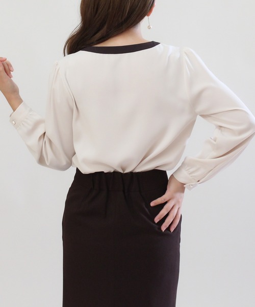 TRUDEA(トルディア)の「配色使いパールボタンスキッパー(シャツ/ブラウス・レディース・ホワイト/ベージュ/サックスブルー/ホワイト×ブラック/スモークピンク・SMALL/MEDIUM/LARGE)」の11枚目の写真