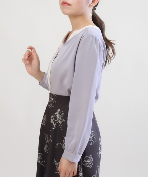 TRUDEA(トルディア)の「配色使いパールボタンスキッパー(シャツ/ブラウス・レディース・ホワイト/ベージュ/サックスブルー/ホワイト×ブラック/スモークピンク・SMALL/MEDIUM/LARGE)」の9枚目の写真