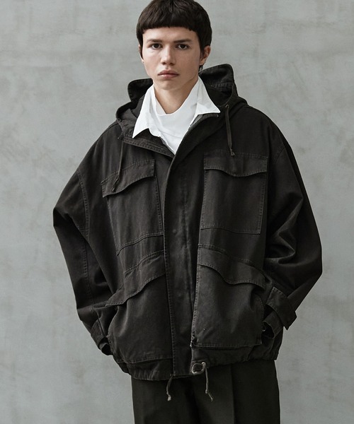 KATHARINE HAMNETT(キャサリンハムネット)の「KATHARINE HAMNETT/キャサリンハムネット オーガニックコットンドリル リベルジャケット(ブルゾン・メンズ・ダークグレー/バーガンディー・LARGE)」の2枚目の写真