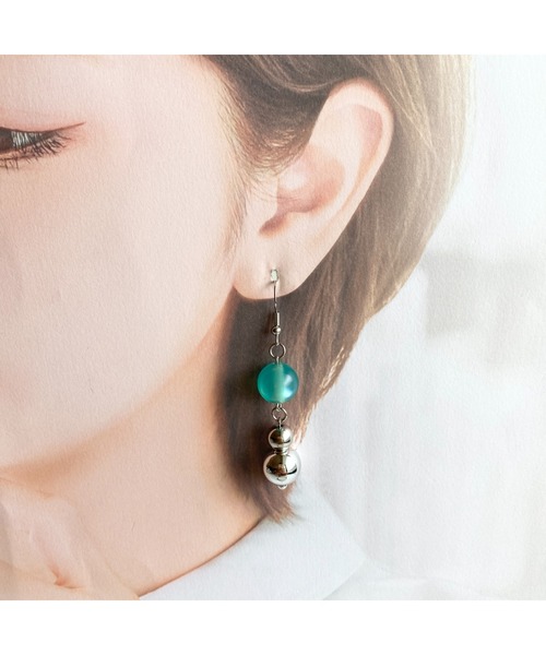 tone(トーン)の「【-lensa-】ヴィンテージビーズで特別なピアス(MA)(ピアス(両耳用)・レディース・ブルー・FREE)」の4枚目の写真