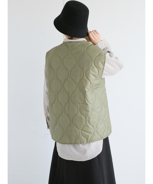 ehka sopo（エヘカソポ）の「キルティングベスト（ベスト・レディース・ブラック/カーキ/キナリ・ﾌﾘ-）」の14枚目の写真
