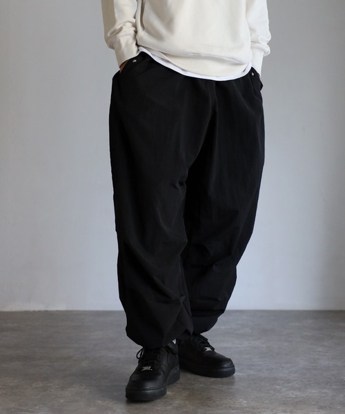 CREARE -LINO-（クレアーレリノ）の「ナイロン ワッシャースノー ルーズパンツ<ユニセックス>（その他パンツ・メンズ・ブラック/ネイビー/グリーン/マスタード/ホワイト・M/L/XL）」の12枚目の写真