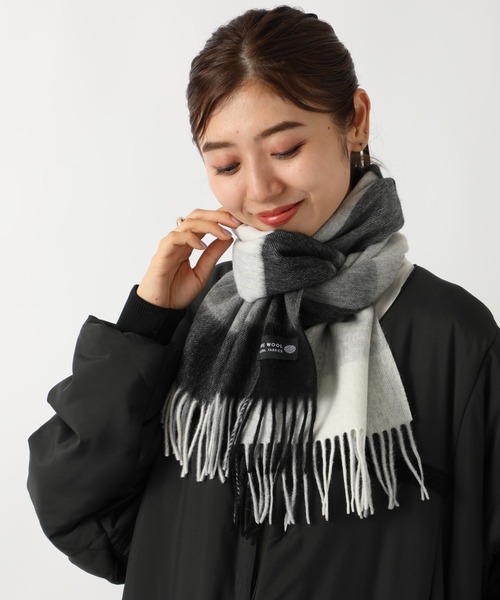 SETUP7（セットアップセブン）の「【SETUP7】選べるバリエーション！ ウールマフラー フリンジ/チェック柄/無地/クリスマス/ギフト/プレゼント CLIR◎（マフラー・レディース・オレンジ/ブルー/ワイン/ベージュ/ネイビー/グレー/モカ/ブラック系2/ライトグレー/ライトベージュ/ブラック/ネイビー系2/チャコールグレー/ブラック系その他/バーガンディー/グリーン/ブラック系その他2/ベージュ系その他3/ネイビー系3/グレイッシュベージュ/ブルー系その他2/グリーン系その他2/アイボリー/グレー系その他5/グレー系その他4/グレー系その他3/ブラック系その他5/ブラック系その他4/ブラック系その他3/キャメル/イエロー/ブルー系その他3/オレンジ系その他2/レッド・FREE）」の9枚目の写真