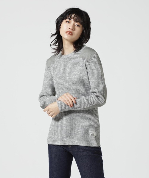 AVIREX(アヴィレックス)の「GUNPATCH MILITARY COMMAND KNIT/ ガンパッチミリタリーコマンドニット(ニット/セーター・レディース・ホワイト系2/オリーブ系/グレー・M/S)」の4枚目の写真