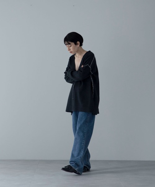 marjour（マージュール）の「STITCH KNIT CARDIGAN（カーディガン/ボレロ・レディース・ベージュ/チャコールグレー・M）」の3枚目の写真