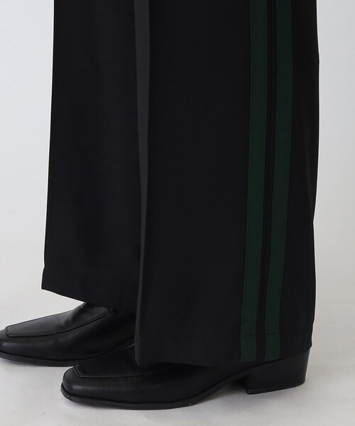 tk.TAKEO KIKUCHI（ティーケータケオキクチ）の「◆ワイドフレアラインパンツ（その他パンツ・メンズ・ブラック系4/アイボリー系4・03/02）」の6枚目の写真