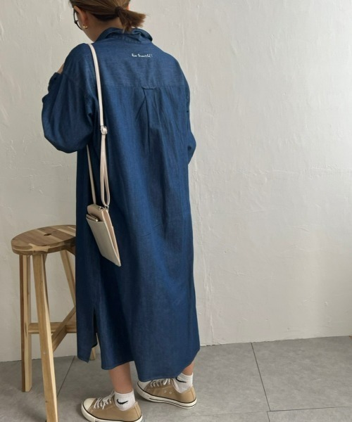 LBC（エルビーシー）の「LBC デニム切り替えシャツワンピース（シャツワンピース・レディース・ネイビー/ブラック・M）」の2枚目の写真
