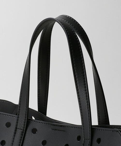 BEAUTY&YOUTH UNITED ARROWS(ビューティーアンドユースユナイテッドアローズ)の「パンチング トートバッグ -3WAY-(トートバッグ・レディース・ブラック/オフホワイト・FREE)」の15枚目の写真