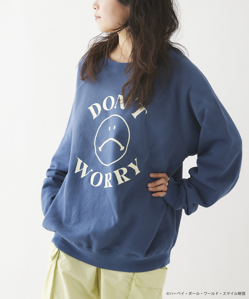 JOURNAL STANDARD relume（ジャーナルスタンダード　レリューム）の「CALIFORNIA スマイリーフェイス クルーネックスウェット（スウェット・メンズ・ブラック/ネイビー/ピンク・MEDIUM/LARGE）」の4枚目の写真