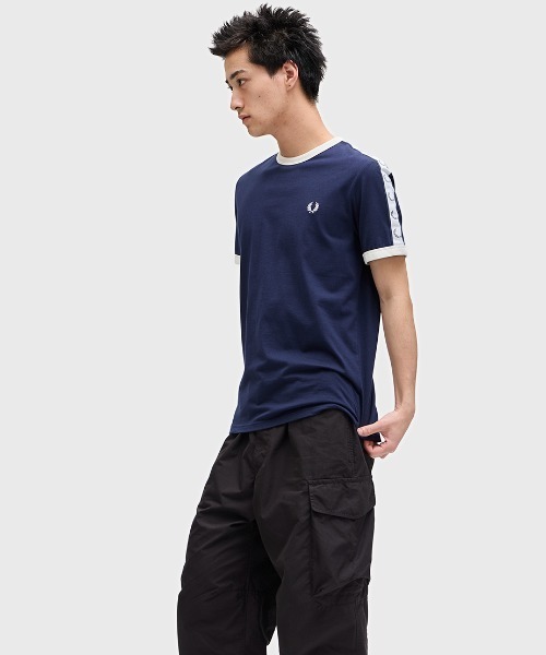 Fred Perry ブラック Taped Ringer Tシャツ Fred Perry Taped Ringer T-Shirt M4620-102 | OVERKILL