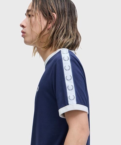 FRED PERRY(フレッドペリー)の「Taped Ringer T-Shirt/テープリンガーTシャツ(Tシャツ/カットソー・メンズ・ブラック/ネイビー/ホワイト/グレー/ライトブルー・L/M/S)」の20枚目の写真