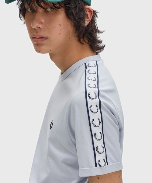 FRED PERRY(フレッドペリー)の「Taped Ringer T-Shirt/テープリンガーTシャツ(Tシャツ/カットソー・メンズ・ブラック/ネイビー/ホワイト/グレー/ライトブルー・L/M/S)」の10枚目の写真