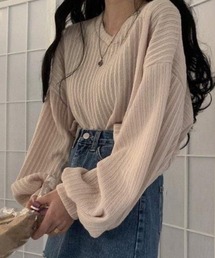 ショート丈薄手Vネックニット