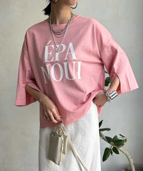 DouDou（ドゥドゥ）の「袖スリットロゴTEE（Tシャツ/カットソー・レディース・ベージュ/ピンク/オフホワイト/ライトグリーン・FREE）」の4枚目の写真