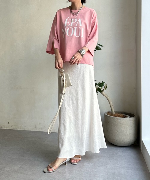 DouDou（ドゥドゥ）の「袖スリットロゴTEE（Tシャツ/カットソー・レディース・ベージュ/ピンク/オフホワイト/ライトグリーン・FREE）」の6枚目の写真