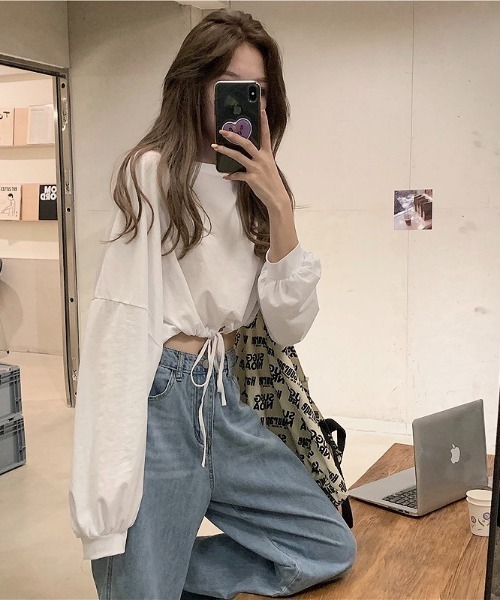 LADY LIKE(レディライク)の「裾ドロストショート丈トップス(Tシャツ/カットソー・レディース・ブラック/ホワイト/グレー・M)」の4枚目の写真