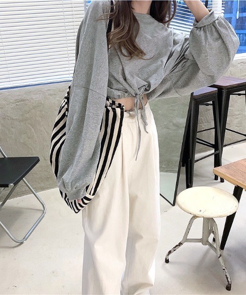 LADY LIKE(レディライク)の「裾ドロストショート丈トップス(Tシャツ/カットソー・レディース・ブラック/ホワイト/グレー・M)」の8枚目の写真