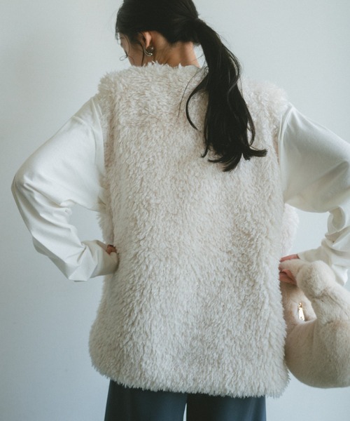 VANNIE U（ヴァニーユー）の「プードルファーベスト（ベスト・レディース・ベージュ/アイボリー・FREE）」の12枚目の写真