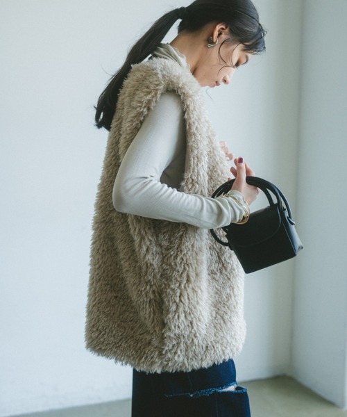 VANNIE U（ヴァニーユー）の「プードルファーベスト（ベスト・レディース・ベージュ/アイボリー・FREE）」の20枚目の写真