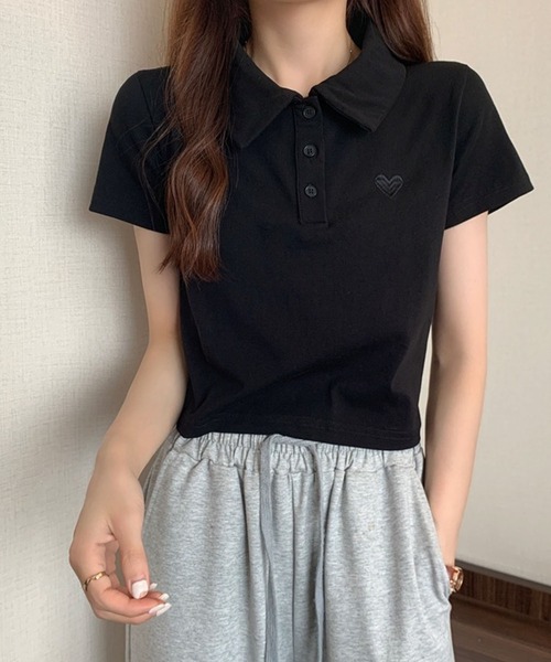 meJane（ミージェーン）の「ハート刺繍クロップド丈 半そでちびポロシャツ（ポロシャツ・レディース・チェリーレッド/ホワイト/ブラック/グレー・FREE）」の3枚目の写真
