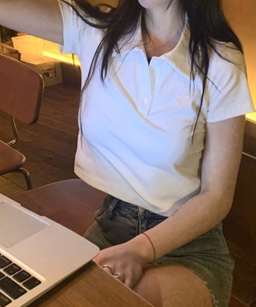 meJane（ミージェーン）の「ハート刺繍クロップド丈 半そでちびポロシャツ（ポロシャツ・レディース・チェリーレッド/ホワイト/ブラック/グレー・FREE）」の9枚目の写真