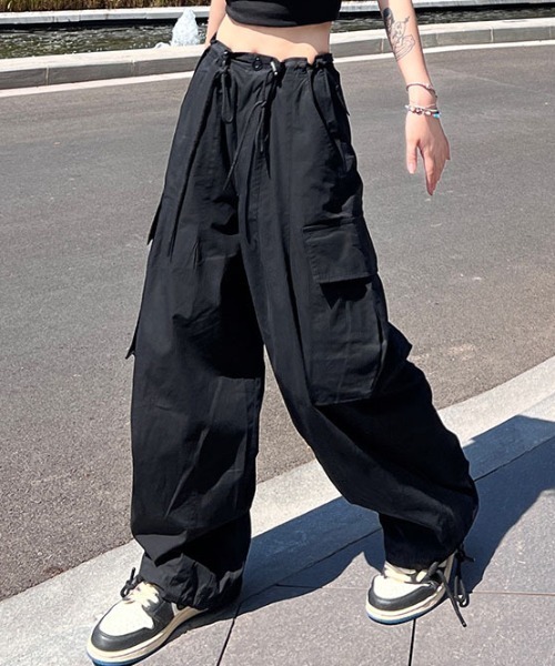 deux amour（ドゥーザムール）の「ドロストワイドカーゴパンツ（カーゴパンツ・レディース・ブラック/グリーン・FREE）」の4枚目の写真