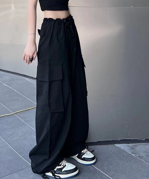 deux amour（ドゥーザムール）の「ドロストワイドカーゴパンツ（カーゴパンツ・レディース・ブラック/グリーン・FREE）」の5枚目の写真