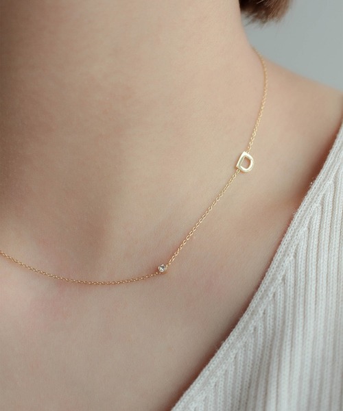 ebine（エビネ）の「Alphabet Zirconia Necklace　金属アレルギー対応 サージカルステンレス（ネックレス・レディース・D/C/M/K/F/S/R/I/T/E/J/A/H/N/Y/W・FREE）」の4枚目の写真