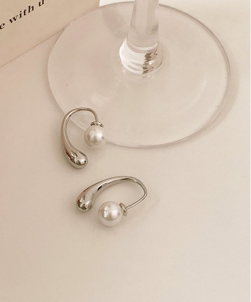 LA VORAGINE（ラ ヴォラジネ）の「金属アレルギー対応エコパールピアス(両耳用)（ピアス（両耳用）・レディース・シルバー/ゴールド・FREE）」の3枚目の写真