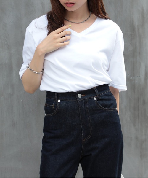 GILDAN(ギルダン)の「【GILDAN】4.5 oz ソフトスタイルVネック Tシャツ ※64V00 MURS(Tシャツ/カットソー・メンズ・チャコールグレー/グレー/ブラック/ネイビー/ホワイト/レッド・S/M/L/XL)」の1枚目の写真