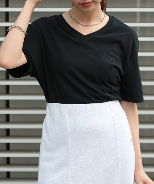 GILDAN(ギルダン)の「【GILDAN】4.5 oz ソフトスタイルVネック Tシャツ ※64V00 MURS(Tシャツ/カットソー・メンズ・チャコールグレー/グレー/ブラック/ネイビー/ホワイト/レッド・S/M/L/XL)」の11枚目の写真