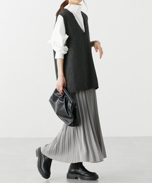 Vネックツイードベスト