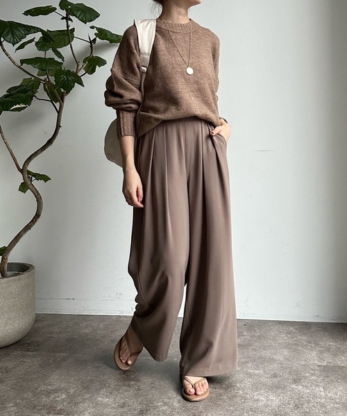 DouDou(ドゥドゥ)の「【WEB限定】 ショート丈ワイドクルーネックプルオーバー(Tシャツ/カットソー・レディース・レッド/アイボリー/ブラウン系/ブラック/ブルー・FREE)」の7枚目の写真