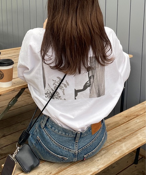 LE MORE(リモア)の「オーバーサイズフォトプリントロンT(Tシャツ/カットソー・レディース・ホワイト系その他/ホワイト系その他2・FREE)」の10枚目の写真