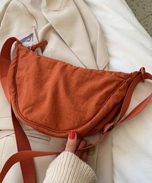 Coo+i（クーイ）の「三日月ナイロンショルダーバッグ（ショルダーバッグ）」