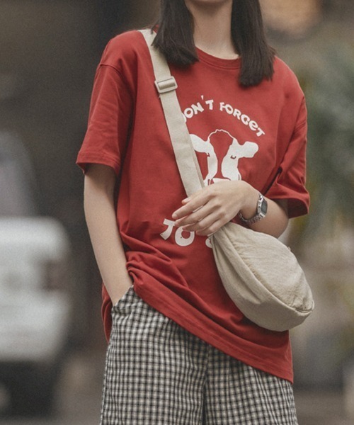 Coo+i(クーイ)の「三日月ナイロンショルダーバッグ(ショルダーバッグ・レディース・ブラック/カーキ/ブルー/テラコッタ/ベージュ・FREE)」の8枚目の写真