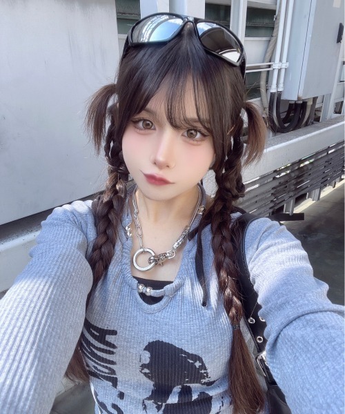 XU(エックスユー)の「【Never mind the XU】print crop top / 【ネバーマインド ザ エックスユー】プリントクロップ長袖Tシャツ(Tシャツ/カットソー・レディース・ブラック/グレー・ONE SIZE)」の12枚目の写真