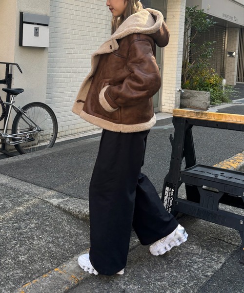 Fano Studios（ファノ ストゥディオズ）の「ボアパイピングスタンドカラーフードムートンジャケット FD23W101【Fano Studios】（ライダースジャケット・レディース・ブラウン・L/M/S）」の18枚目の写真