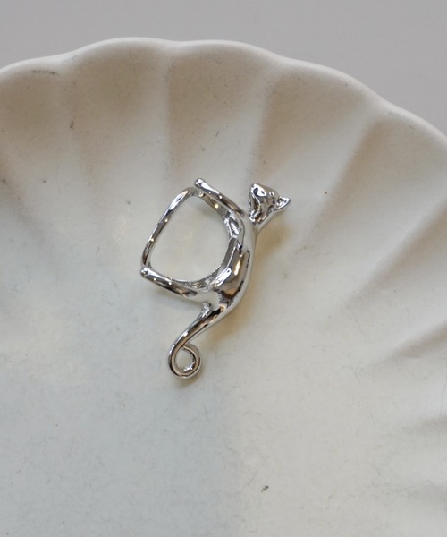 Port（ポート）の「猫 デザイン イヤーカフ / キャット イヤカフ / ねこ #（イヤーカフ・レディース・シルバー/ゴールド・FREE）」の4枚目の写真