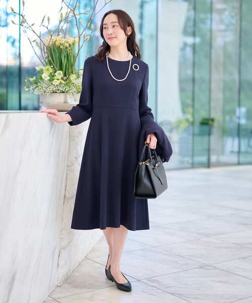 UNTITLED（アンタイトル）の「◆【セレモニー／セットアップ可能／洗える】TWC フィット＆フレアワンピース（ワンピース・レディース・ブラック/ナチュラル/ネイビー/ベージュ系その他7・00/01/02/03/04/42/44/46/48/50）」の22枚目の写真