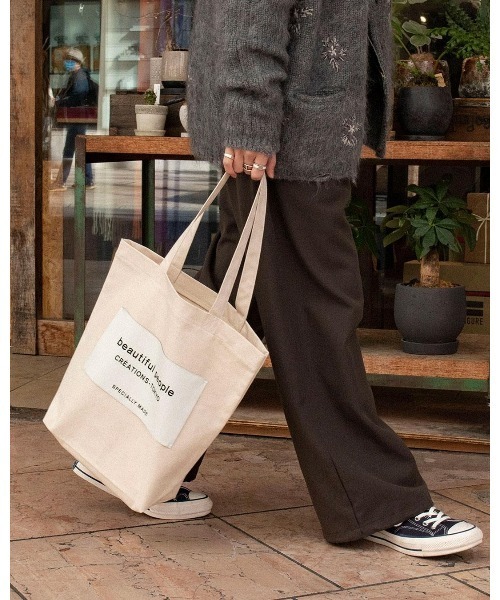 beautiful people（ビューティフルピープル）の「beautiful people bp big name tote SDGs 7425511901（トートバッグ・レディース・ホワイト/ブラック/ベージュ/グレー・FREE）」の7枚目の写真