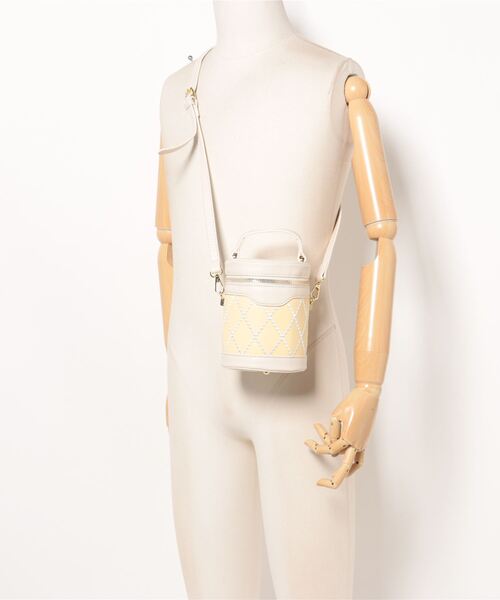 clear（クリア）の「配色バケツバッグ≪2024SS≫（ハンドバッグ・レディース・オフホワイト/ブラック・F）」の6枚目の写真