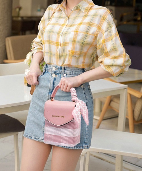 Miniministore（ミニミニストア）の「ミニショルダーバッグ スカーフ付き 縦型（ショルダーバッグ・レディース・ミント/ベージュ/ブラック/ピンク/イエロー/サックスブルー・FREE）」の9枚目の写真